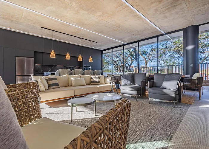 New 6 Bd Modern Walk To Сasa de vacaciones *