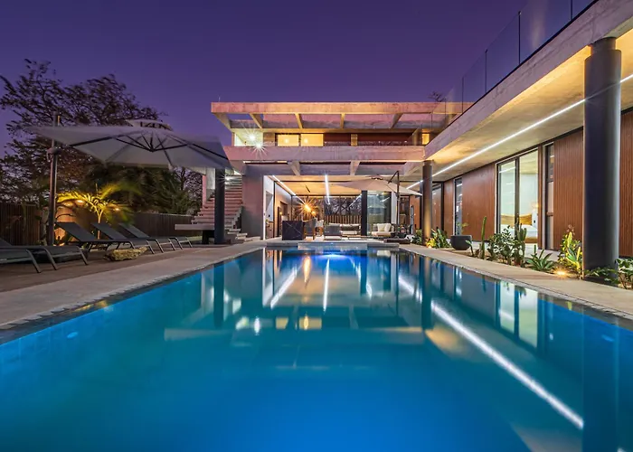 New 6 Bd Modern Walk To Сasa de vacaciones Tamarindo