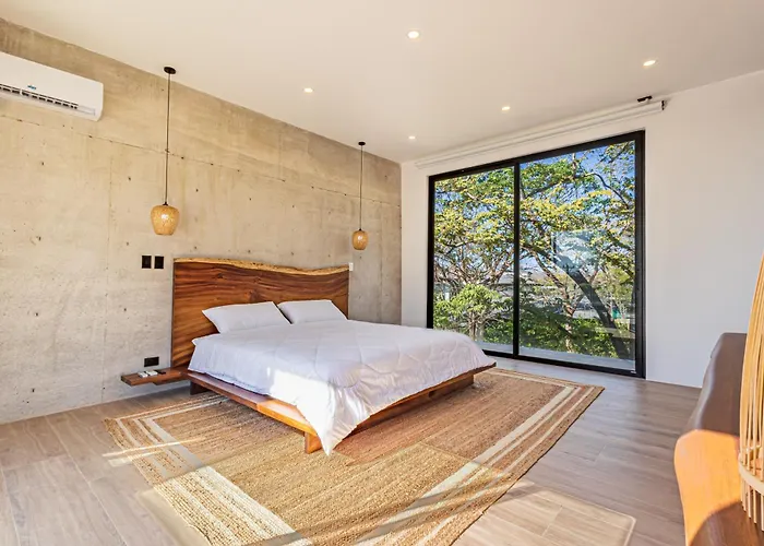 New 6 Bd Modern Walk To