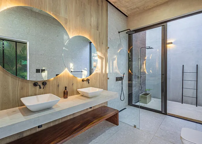 New 6 Bd Modern Walk To Tamarindo